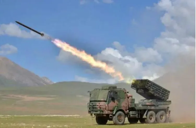 PHL-11 Truck-Mounted Self-Propelled 122 MM Multiple Rocket Launcher (Spmrl)