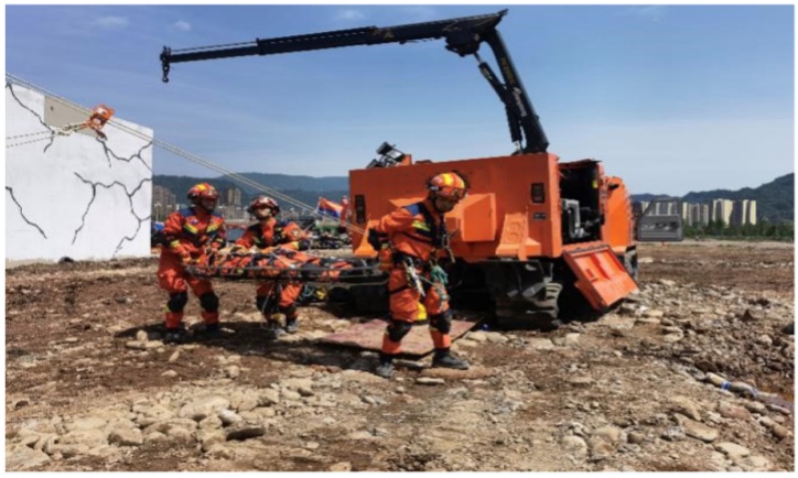 816-Q emergency rescue vehicle